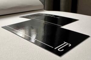 tarjetas de presentación con acabado brillante