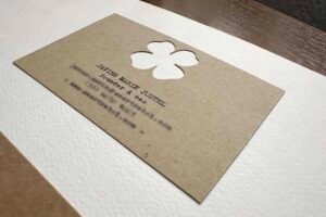 tarjetas de presentación en papel especial con suaje